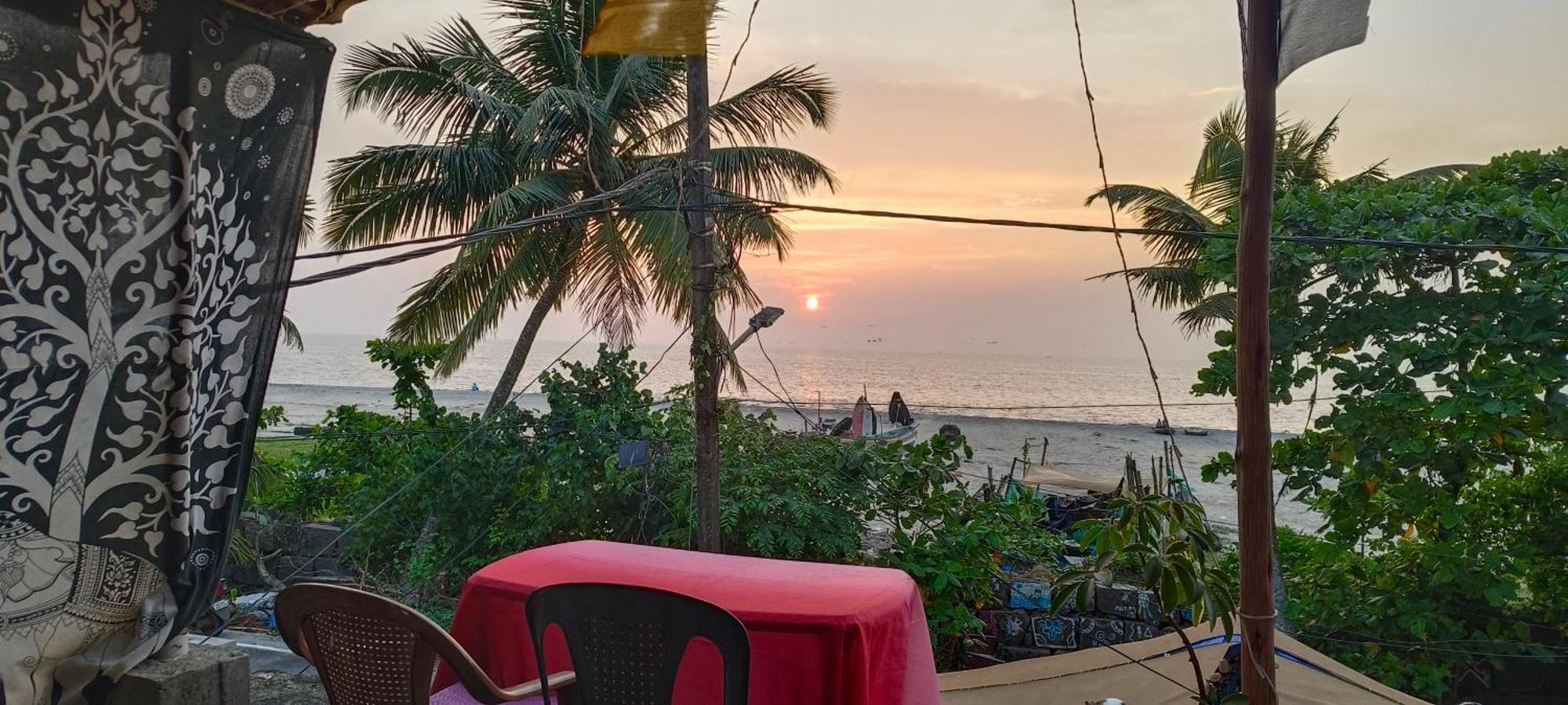 Peace And Love Beach Homestay Alappuzha Eksteriør billede
