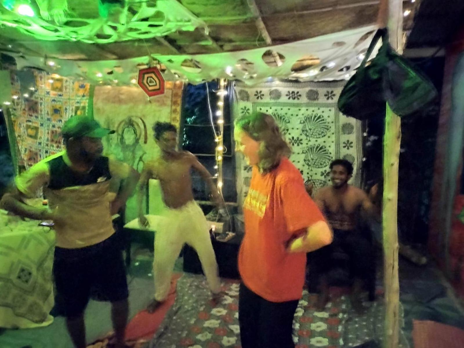 Peace And Love Beach Homestay Alappuzha Eksteriør billede